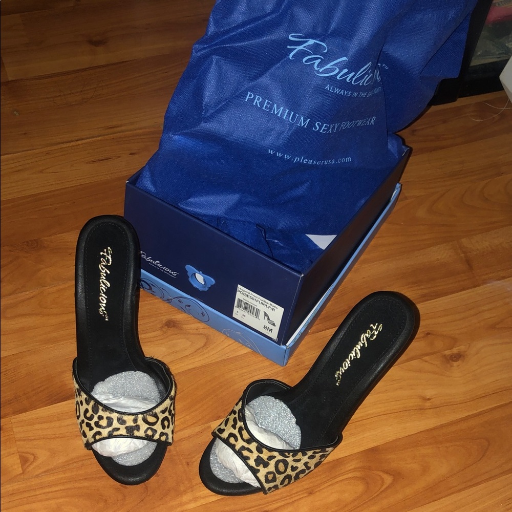Fabulicious Leopard Print Women's Open Toe Mules / Slip On Heels Size 8M